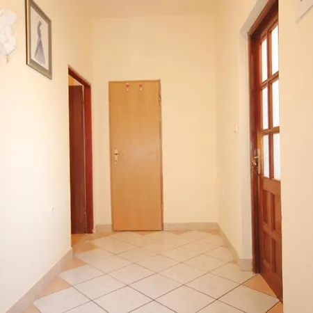 By The Sea Tkon, Pasman - 8303 *