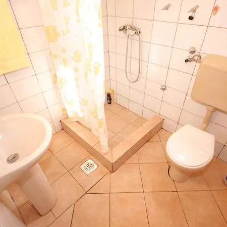 Apartamento By The Sea Tkon, Pasman - 8303